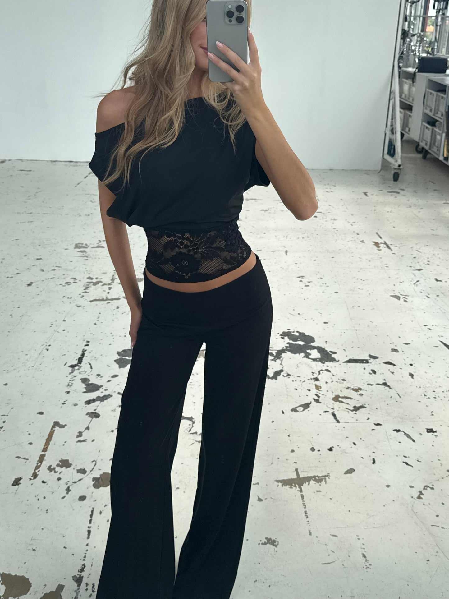 Hera basic lace top - sort