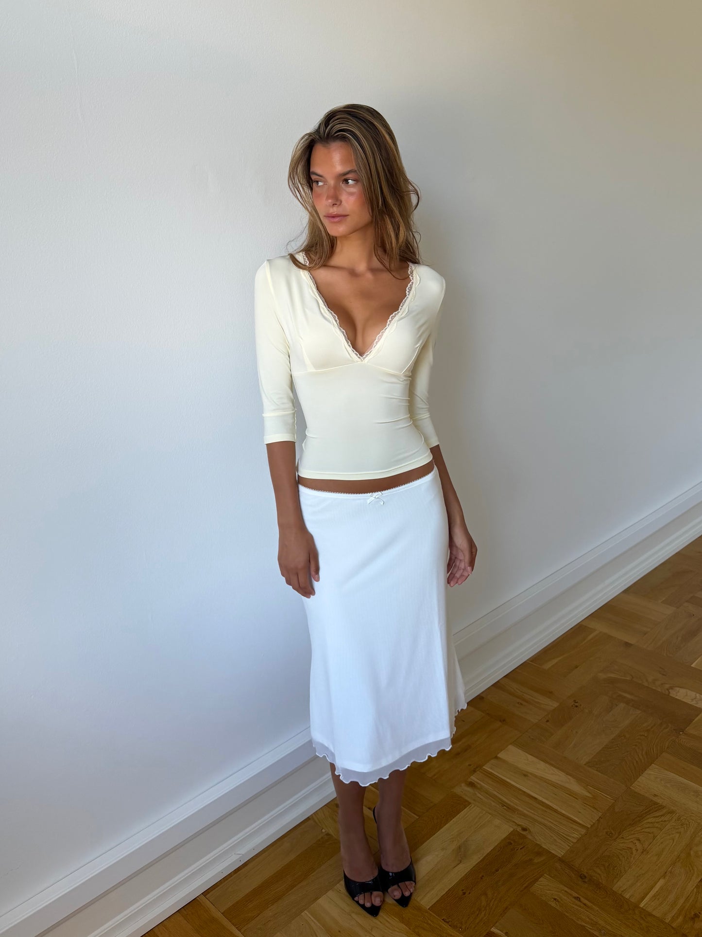 Quarter sleeve lace top - light yellow