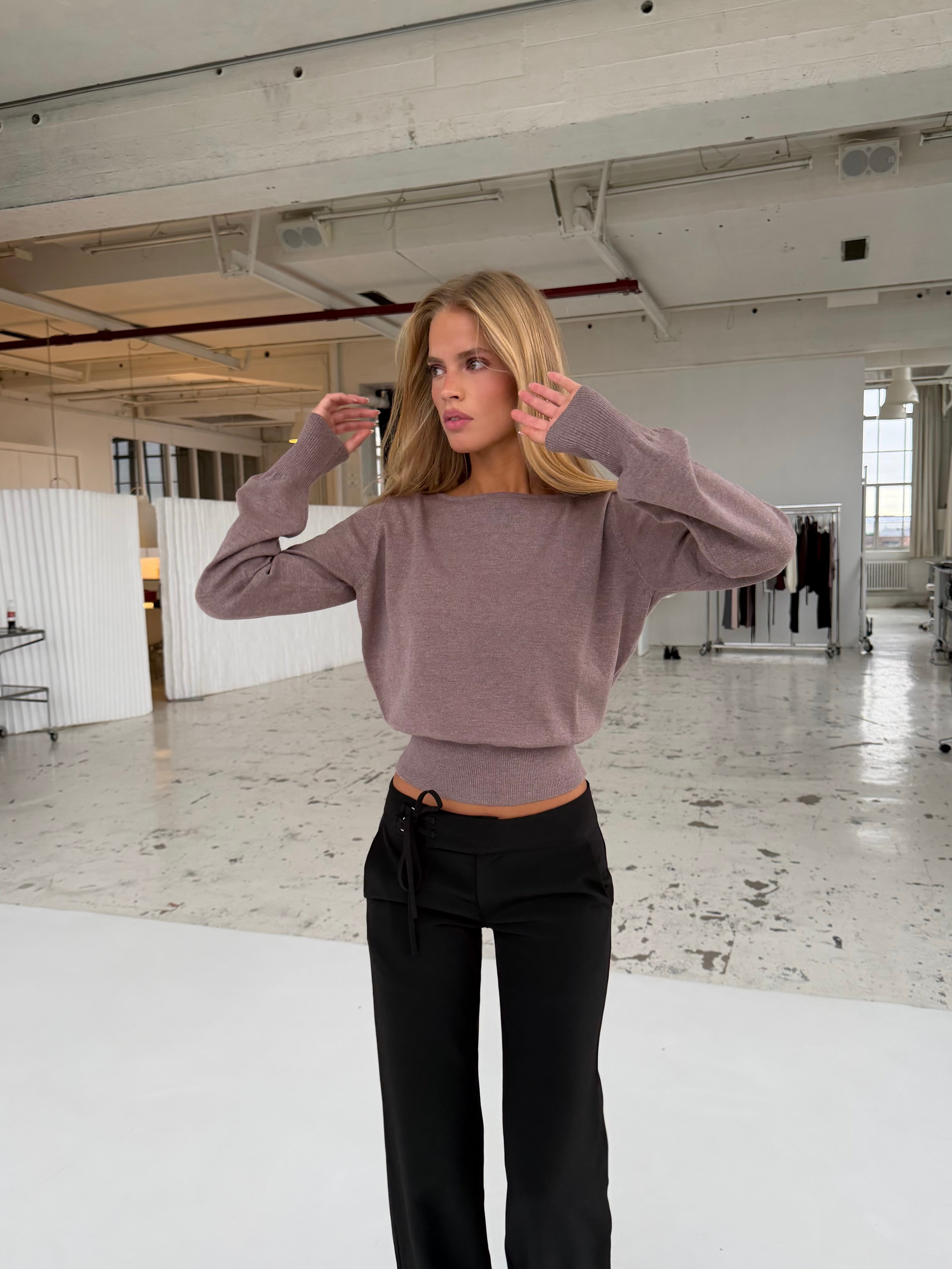 Open back knit top - lys brun