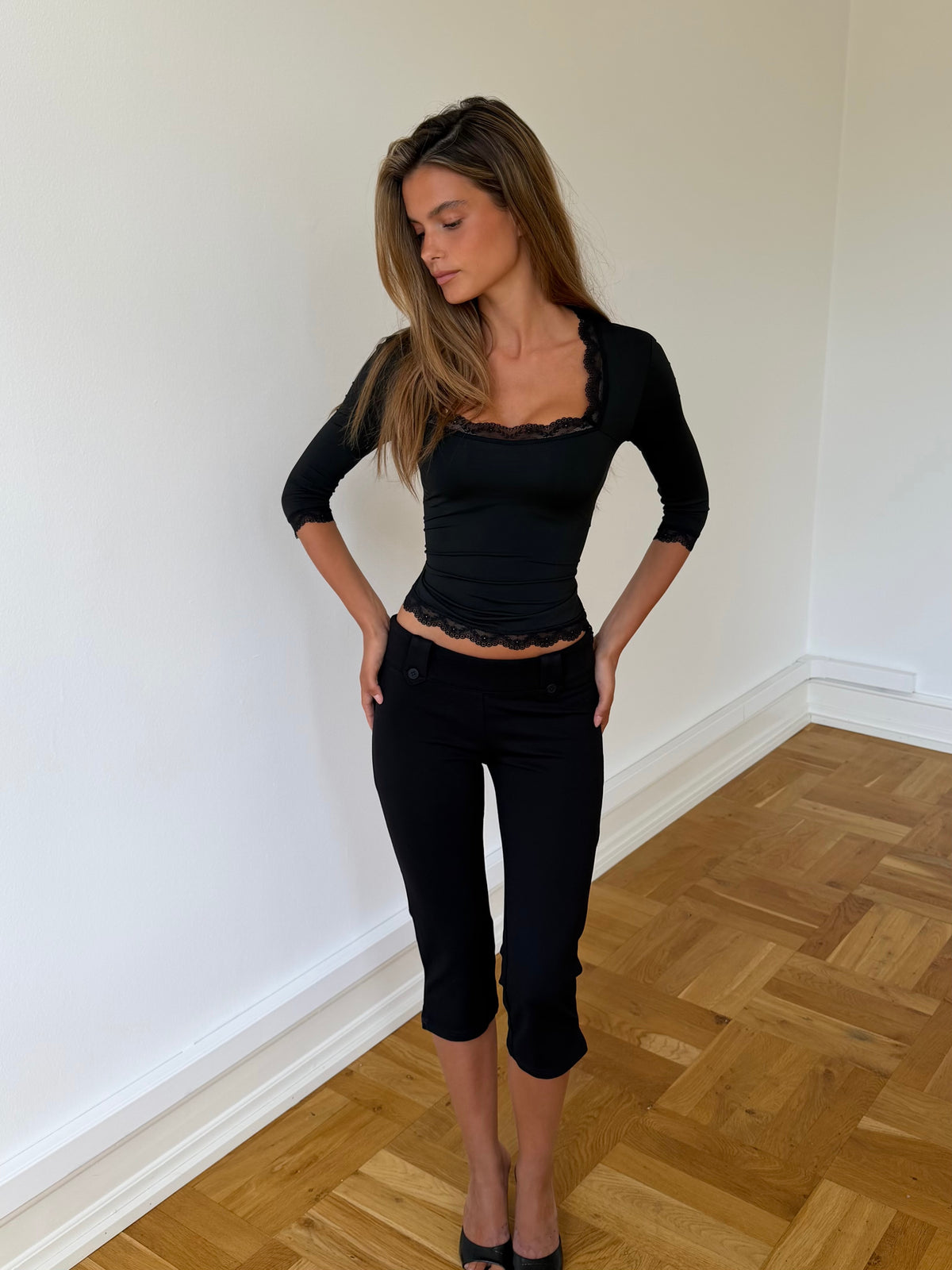 Blair Quarter Sleeve Top – Black
